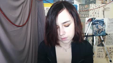 Snapshot of veryveryvery_shy chatting on 01.06.25 veryveryvery_shy online show from 01.06.25