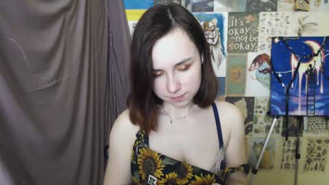 Snapshot of veryveryvery_shy chatting on 03.01.25 veryveryvery_shy online show from 03.01.25