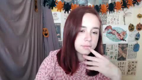 Snapshot of veryveryvery_shy chatting on 10.09.25 veryveryvery_shy online show from 10.09.25