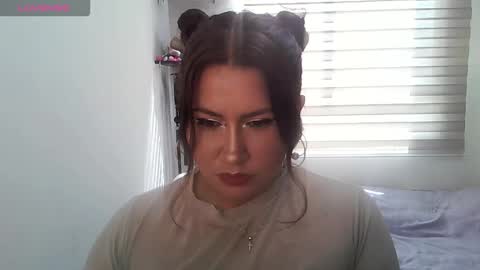 Snapshot of vesper_vixen chatting on 09.26.25 Vesper Vixen online show from 09.26.25