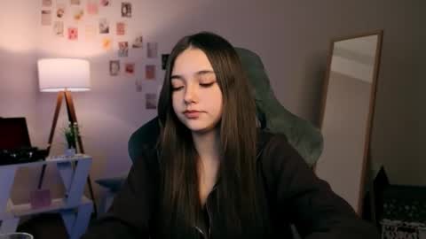 Snapshot of vexorin chatting on 11.28.25 Rachel online show from 11.28.25