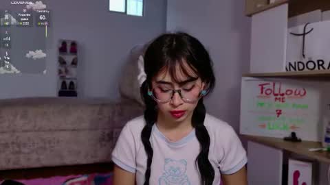 Snapshot of vi_anayaa chatting on 06.27.26 Victoria online show from 06.27.26