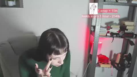 Snapshot of vi_vikkk chatting on 02.24.25 VIKA online show from 02.24.25