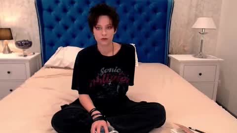 Via online show from 10.09.25