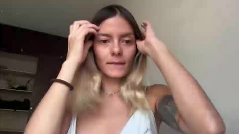 Snapshot of viajemos chatting on 01.18.26 papichulo y mamichula online show from 01.18.26