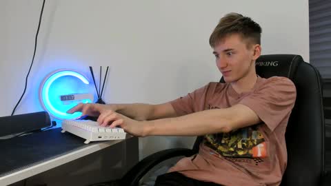 Snapshot of vibemygirl chatting on 12.05.24 vibemygirl online show from 12.05.24