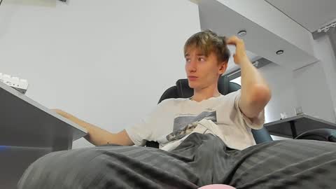 Snapshot of vibemygirl chatting on 01.30.25 vibemygirl online show from 01.30.25