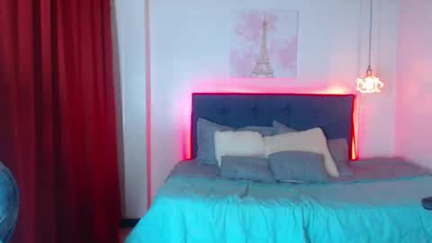 Snapshot of vicky_bass chatting on 03.09.25 VICTORIA online show from 03.09.25