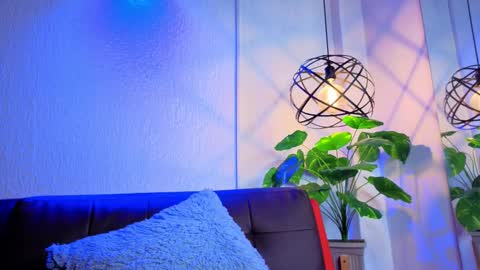 Snapshot of vicky_bass chatting on 10.21.25 VICTORIA online show from 10.21.25