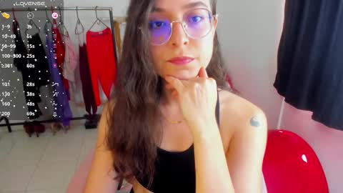 Snapshot of vicky_cristinax chatting on 03.11.25 Vicky online show from 03.11.25