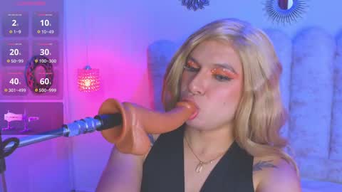 Snapshot of vicky_hot_x chatting on 02.17.25 online show from 02.17.25