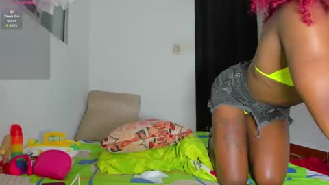 Snapshot of vicky_hotteei chatting on 11.21.25 vicky manuela online show from 11.21.25