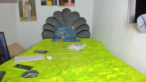 vicky manuela online show from 02.19.26