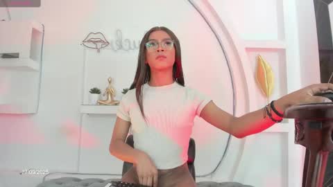 Snapshot of vicky_hottman chatting on 09.28.25 vicky_hottman online show from 09.28.25