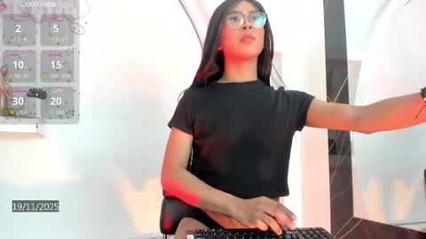 Snapshot of vicky_hottman chatting on 11.20.25 vicky_hottman online show from 11.20.25