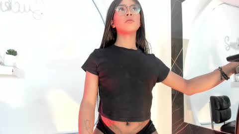 Snapshot of vicky_hottman chatting on 11.28.25 vicky_hottman online show from 11.28.25