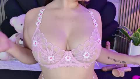 vicky_lopezz_ online show from 04.05.26