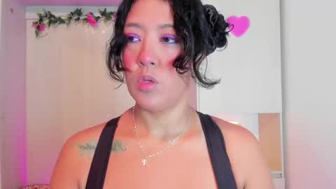 Snapshot of vicky_ruiz chatting on 02.21.25 V I C K Y online show from 02.21.25
