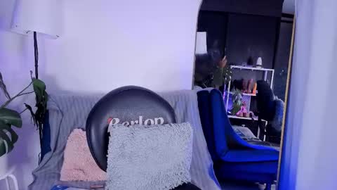 Snapshot of vickygrey1 chatting on 10.15.25 Vicky Greys online show from 10.15.25