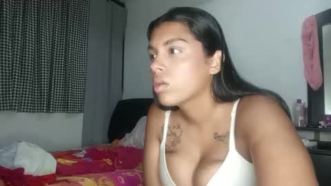 Snapshot of vickyhm22 chatting on 09.09.25 vickyhm22 online show from 09.09.25