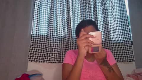 Snapshot of vickyhm22 chatting on 09.27.25 vickyhm22 online show from 09.27.25