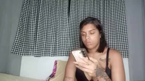 Snapshot of vickyhm22 chatting on 11.27.25 vickyhm22 online show from 11.27.25