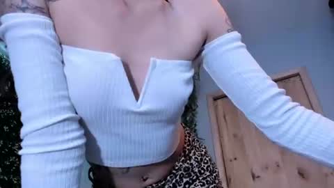 Victoria   online show from 06.22.26