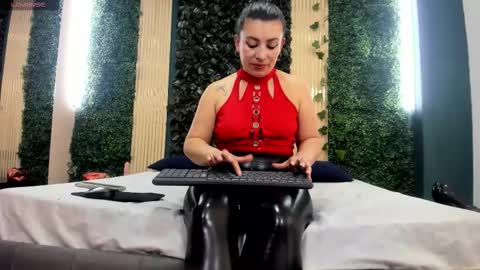 Snapshot of vickyjohnson1 chatting on 02.10.26 Vicky online show from 02.10.26