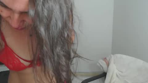 Snapshot of vickyjuice1 chatting on 01.28.25 vickyjuice1 online show from 01.28.25