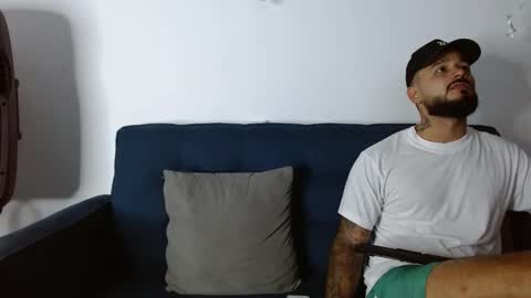 Snapshot of vicno_couple chatting on 04.14.26 david and emma online show from 04.14.26