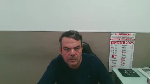 Snapshot of vicopa85 chatting on 12.17.25 vicopa85 online show from 12.17.25