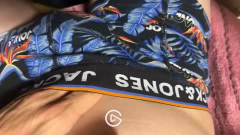 victoire84665212 online show from 10.27.25