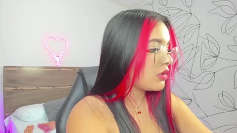 Victoria online show from 01.15.25