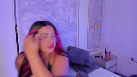 Victoria online show from 09.22.25