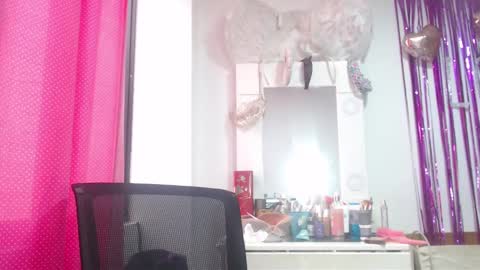 Snapshot of victoria25_meester chatting on 02.18.25 Hi guys   Im victoria  Be the one who can control me in PVT online show from 02.18.25