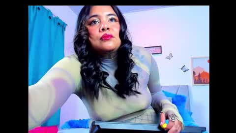 victoria_16_ online show from 12.04.25