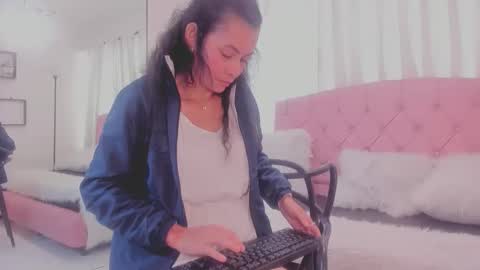 Victoria  grey  online show from 03.15.26