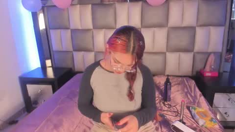 Victoria online show from 11.25.25