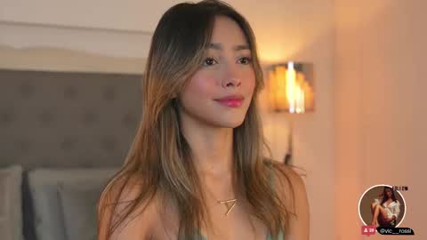 Snapshot of victoria__rossi chatting on 02.10.25 online show from 02.10.25