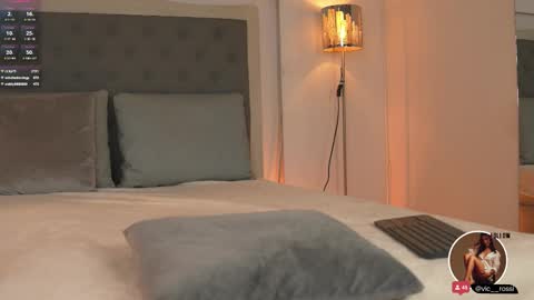 Snapshot of victoria__rossi chatting on 02.10.25 online show from 02.10.25