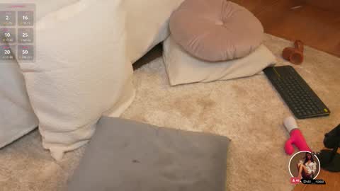 Snapshot of victoria__rossi chatting on 02.28.25 online show from 02.28.25