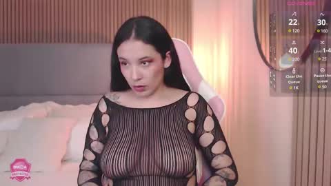 Snapshot of victoria_collinns chatting on 02.04.25 Victoria Collins online show from 02.04.25