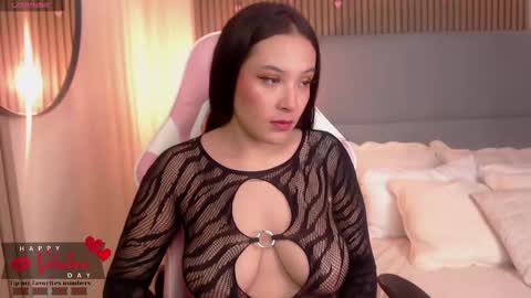 Snapshot of victoria_collinns chatting on 02.14.25 Victoria Collins online show from 02.14.25