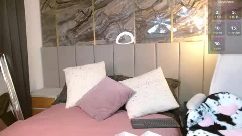 Snapshot of victoria_collinns chatting on 03.06.25 Victoria Collins online show from 03.06.25