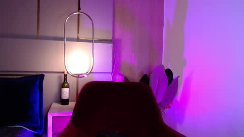 Snapshot of victoria_collinns chatting on 11.15.25 Victoria Collins online show from 11.15.25