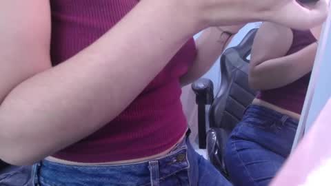 Snapshot of victoria_hernandez_t chatting on 09.25.25 Victoria online show from 09.25.25