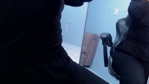 Snapshot of victoria_hernandez_t chatting on 11.06.25 Victoria online show from 11.06.25