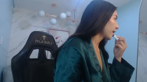 Victoria online show from 04.24.26