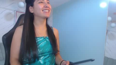 Snapshot of victoria_hernandez_t chatting on 05.08.26 Victoria online show from 05.08.26