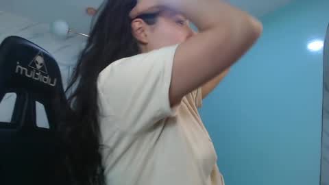 Snapshot of victoria_hernandez_t chatting on 06.03.26 Victoria online show from 06.03.26